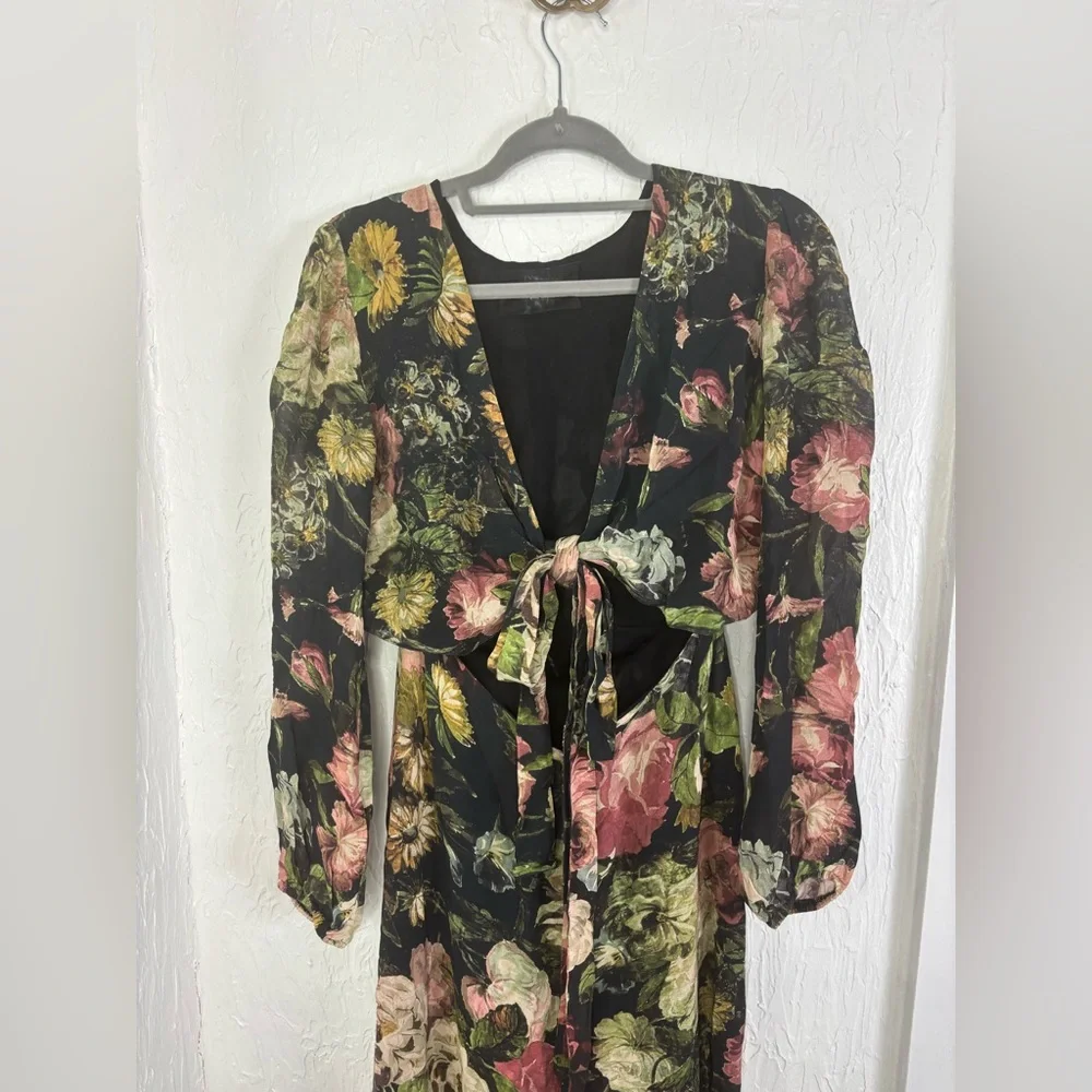 Reformation Floral tie front/ v-neck wide leg jumpsuit Black Size 4 - Picture 5 of 12